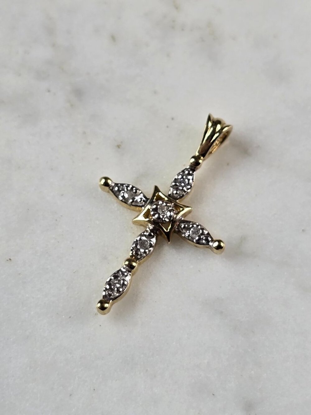 Womens Vintage Estate 10k Gold Diamond Cross Pendant 0.9g E858
